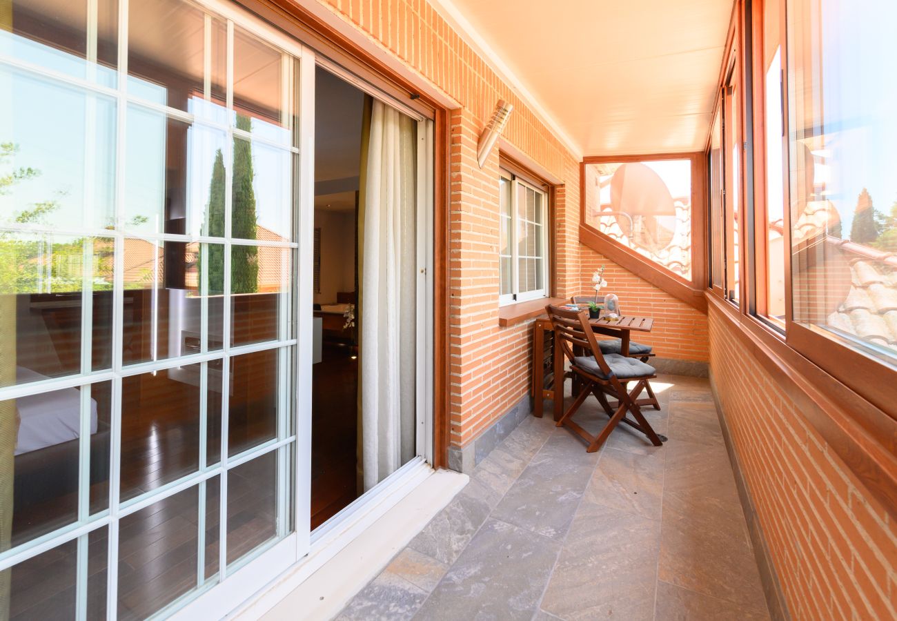 Chalet à Villaviciosa de Odón - M (TAJ13) Madrid – Chalet de Lujo con Piscina, Gim