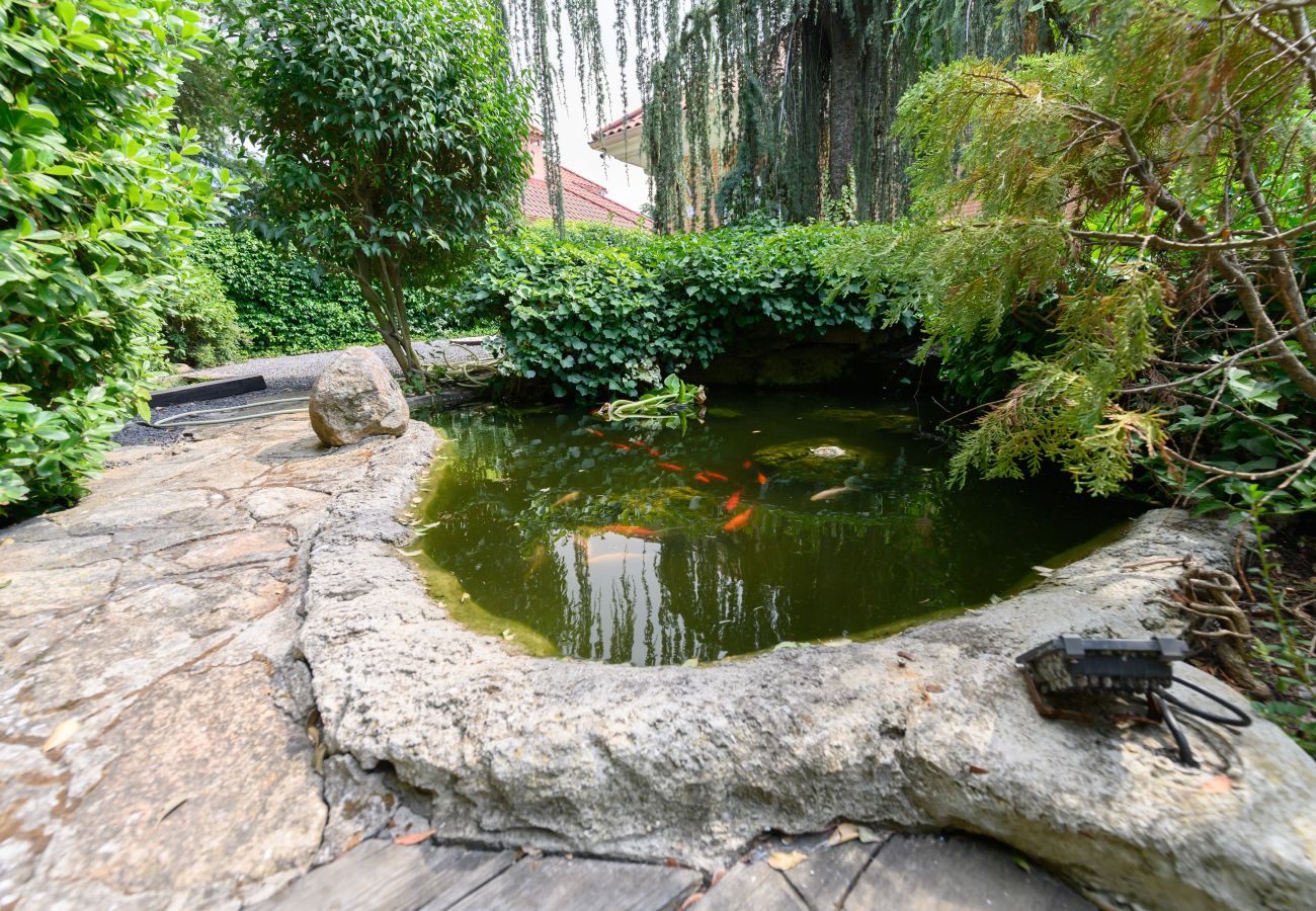 Chalet à Villaviciosa de Odón - M (TAJ13) Madrid – Chalet de Lujo con Piscina, Gim