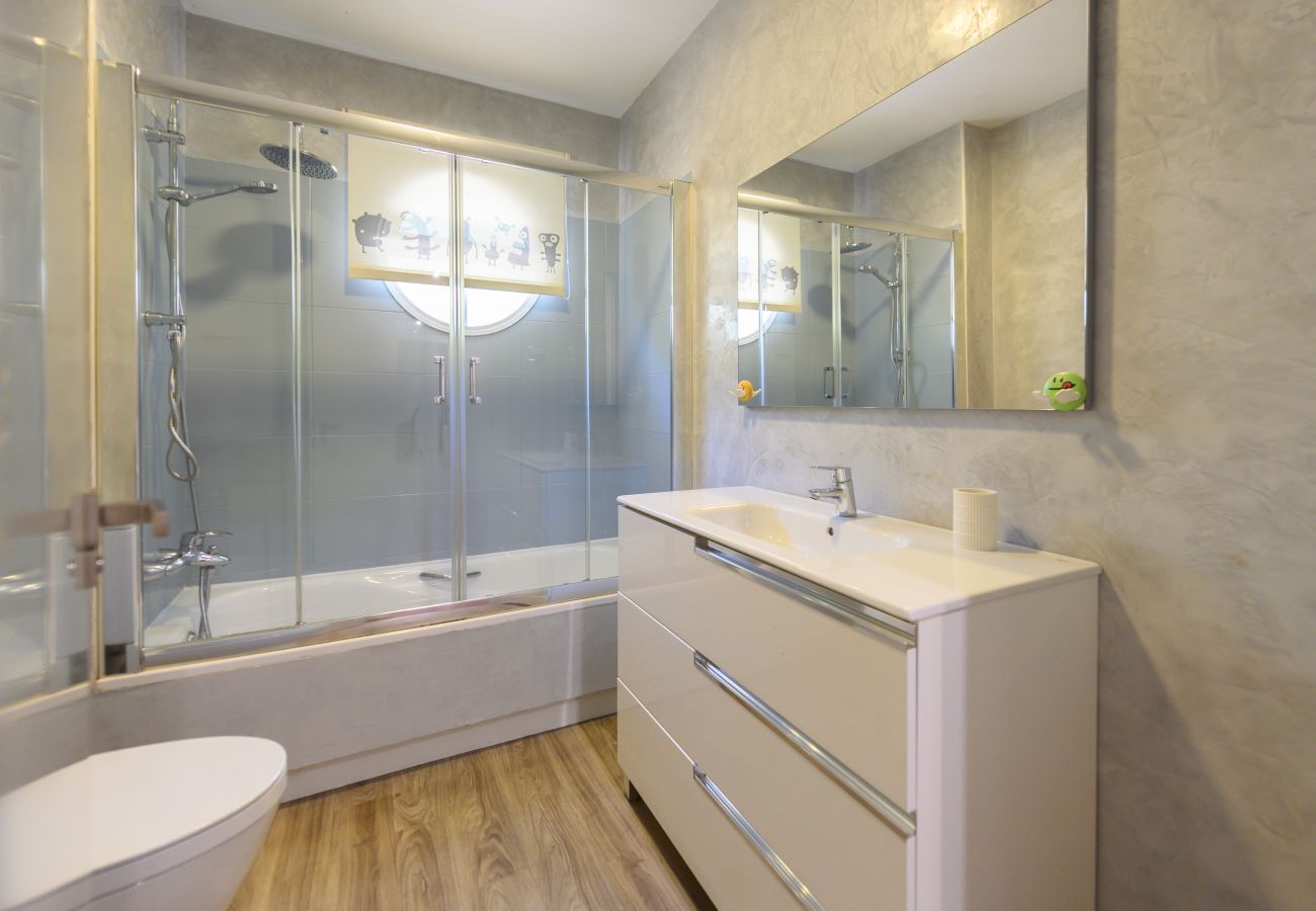 Chalet à Villaviciosa de Odón - M (TAJ13) Madrid – Chalet de Lujo con Piscina, Gim