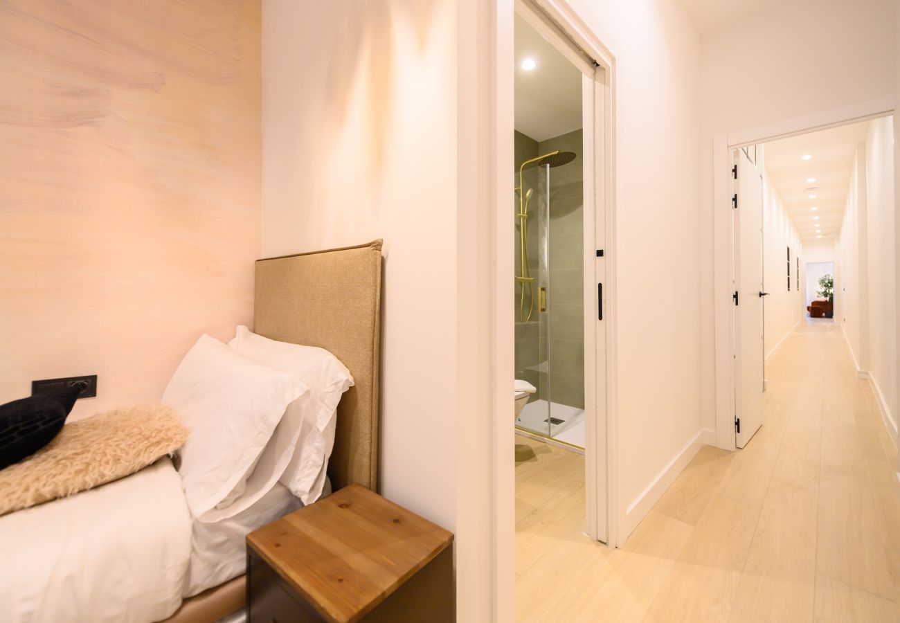 Appartement à Madrid - M (AGU230)Tu hogar en la ciudad: piso de 3 habita