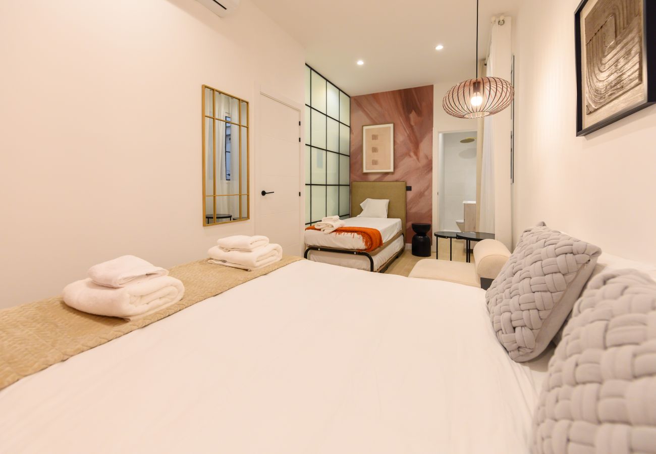 Appartement à Madrid - M (AGU230)Tu hogar en la ciudad: piso de 3 habita