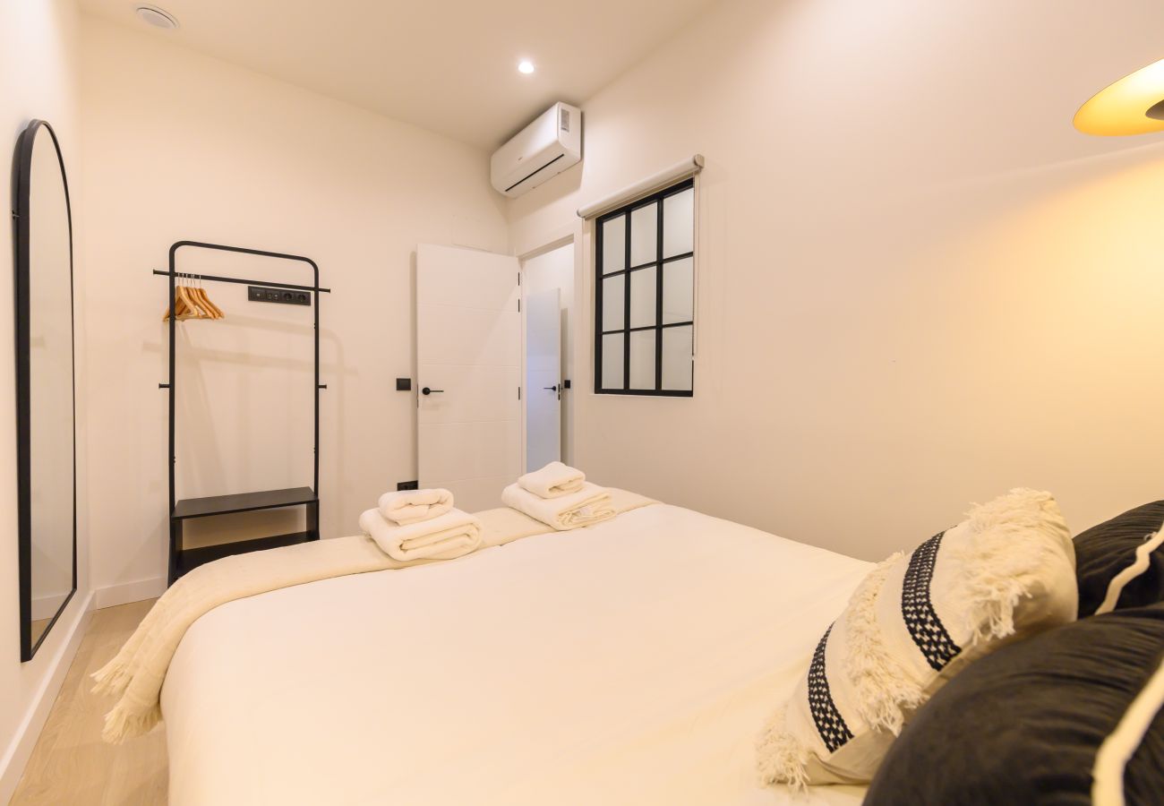 Appartement à Madrid - M (AGU230)Tu hogar en la ciudad: piso de 3 habita