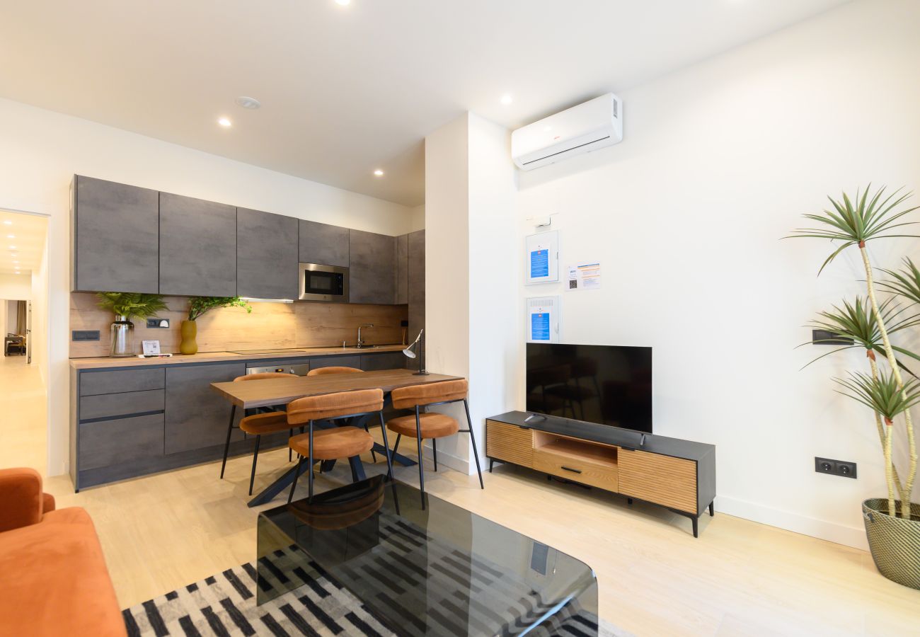 Appartement à Madrid - M (AGU230)Tu hogar en la ciudad: piso de 3 habita