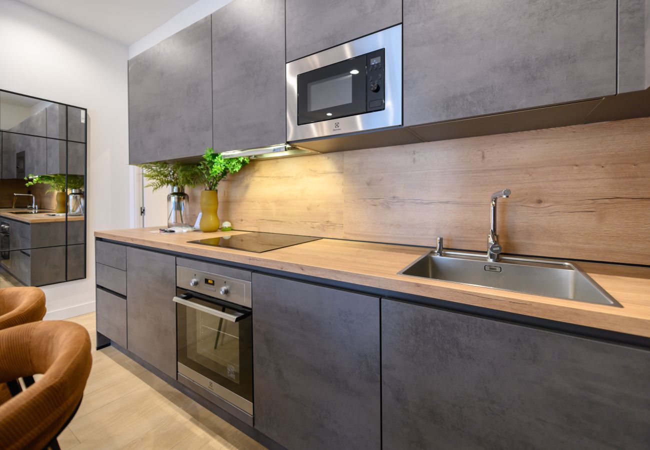 Appartement à Madrid - M (AGU230)Tu hogar en la ciudad: piso de 3 habita