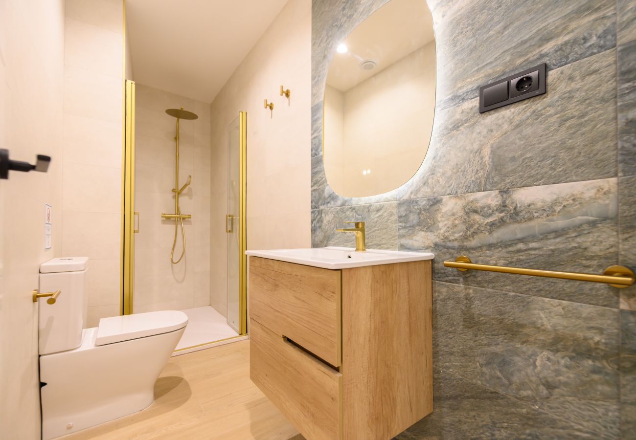 Appartement à Madrid - M (AGU230)Tu hogar en la ciudad: piso de 3 habita