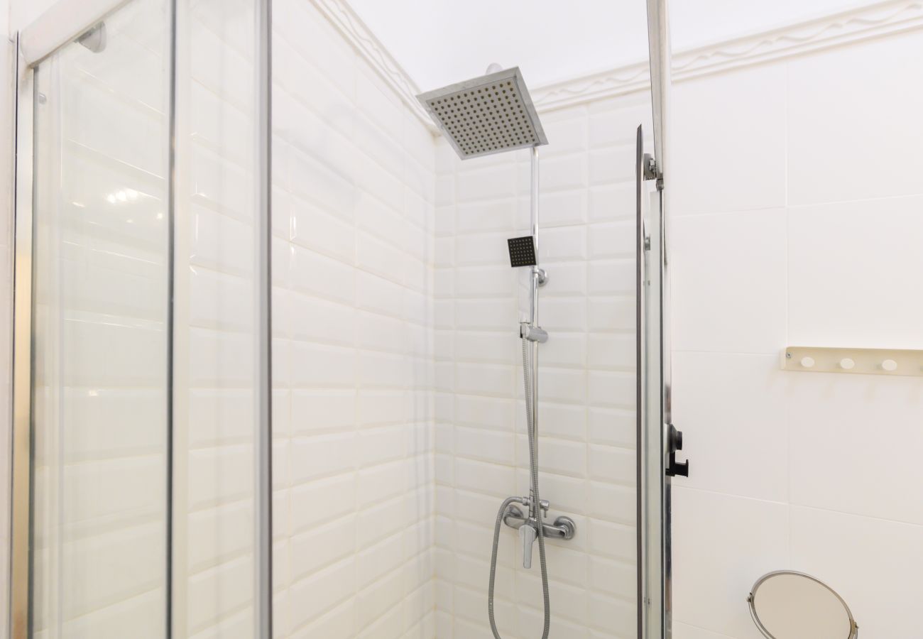 Appartement à Madrid - M (CER82º2)Apartamento de 1 dormitorio con balcón