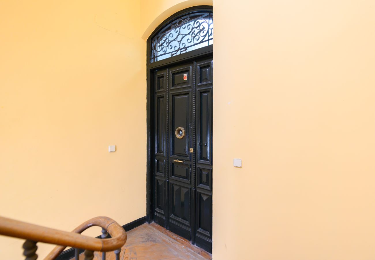 Appartement à Madrid - M (CER82º2)Apartamento de 1 dormitorio con balcón
