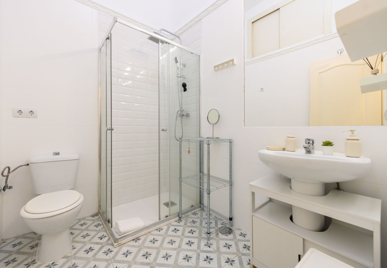 Appartement à Madrid - M (CER82º2)Apartamento de 1 dormitorio con balcón