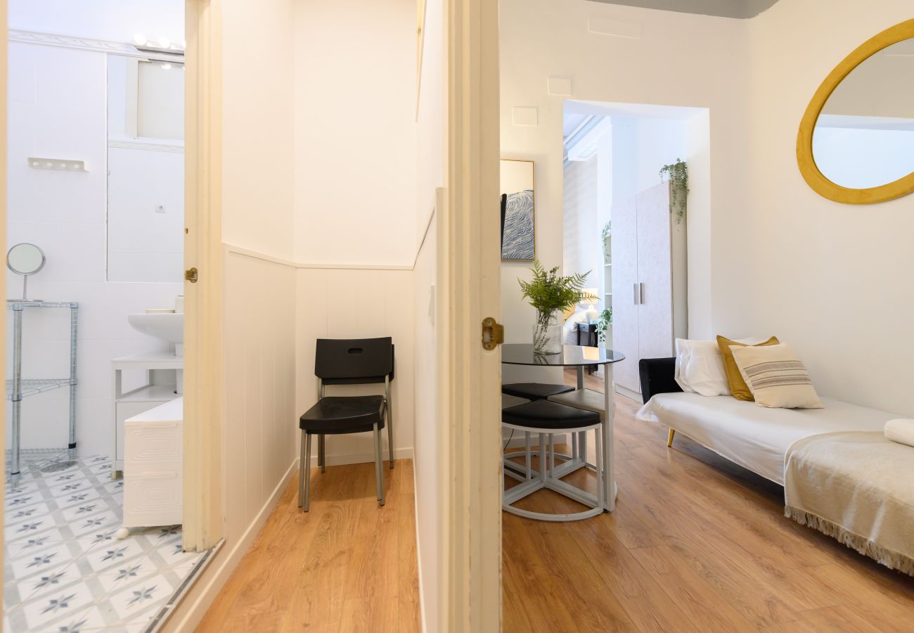 Appartement à Madrid - M (CER82º2)Apartamento de 1 dormitorio con balcón