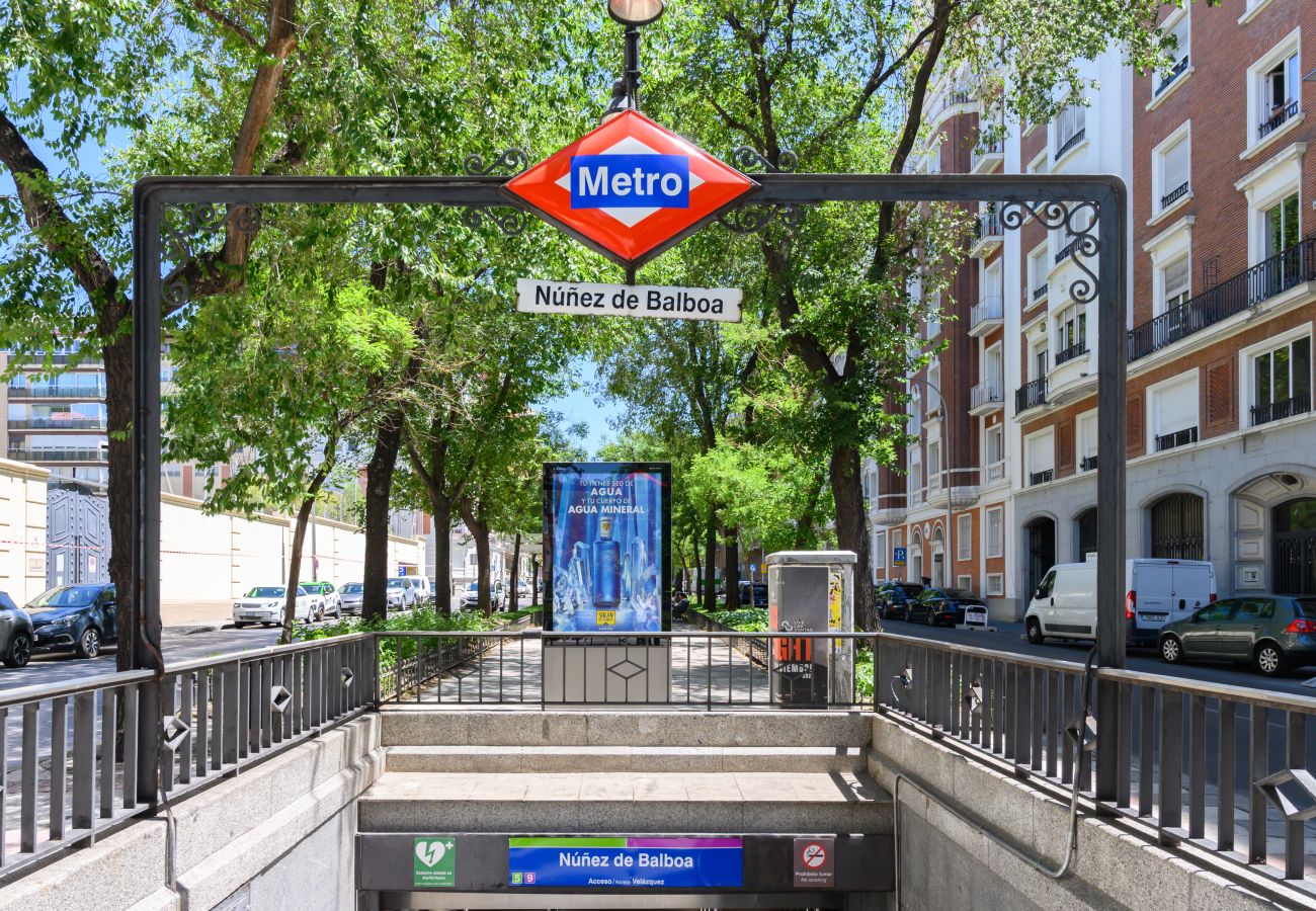 Studio à Madrid - M (CLC932I) Estudio en el Corazón del Barrio de Sa