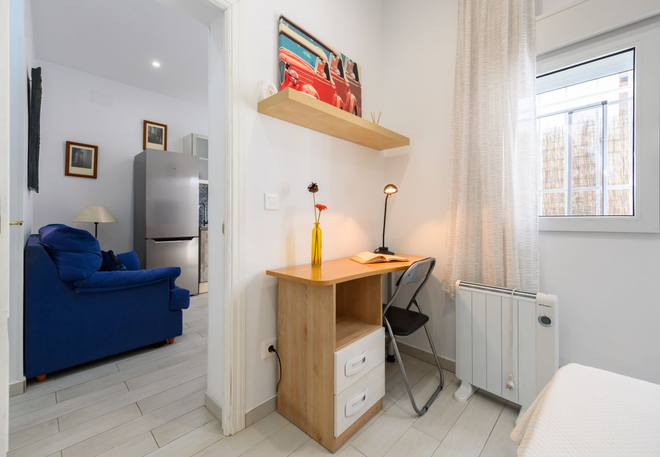 Studio à Madrid - M (SFU73)Estudio Moderno con Terraza Privada en Ma