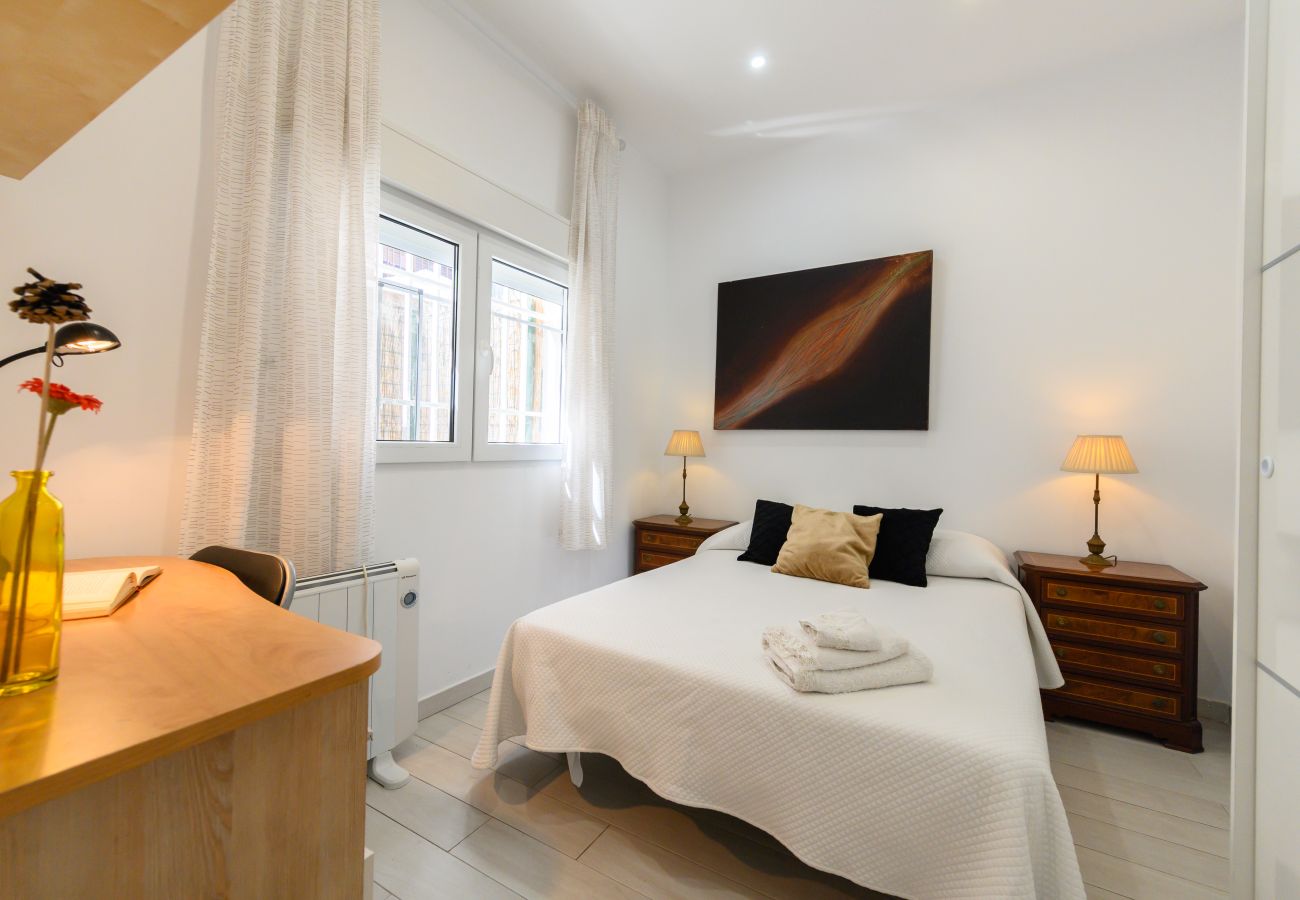 Studio à Madrid - M (SFU73)Estudio Moderno con Terraza Privada en Ma