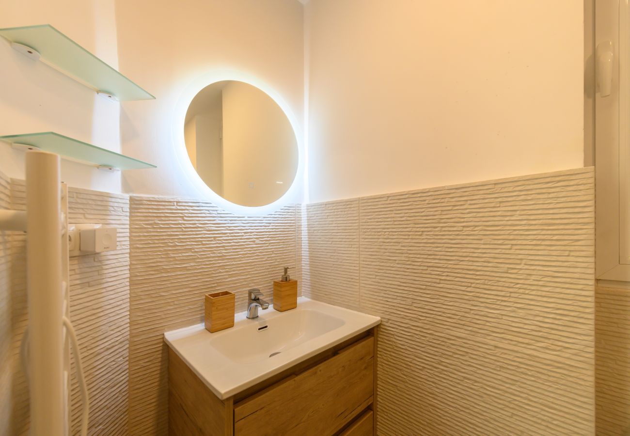 Appartement à Madrid - M (CAR1012)Apartamento  con 2 dormitorios, 2 baño