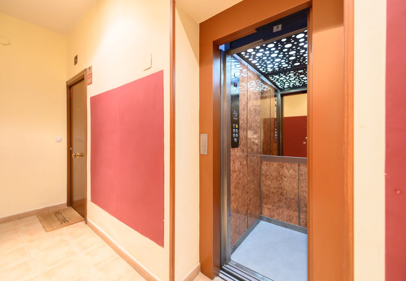 Appartement à Madrid - M (CAR1012)Apartamento  con 2 dormitorios, 2 baño