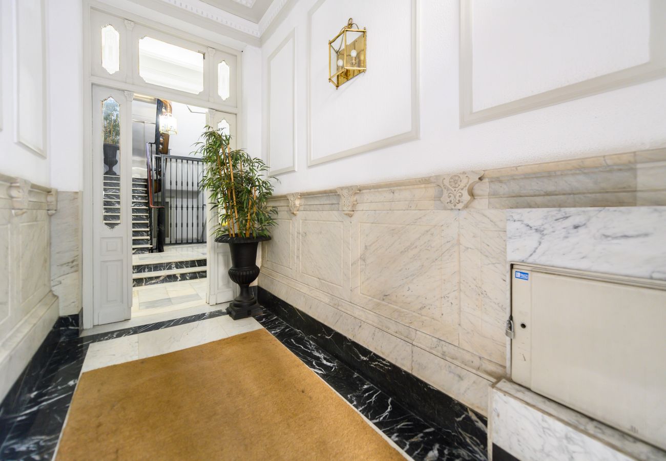 Appartement à Madrid - M (FER54D)Luminoso piso de 2 dormitorios con balco