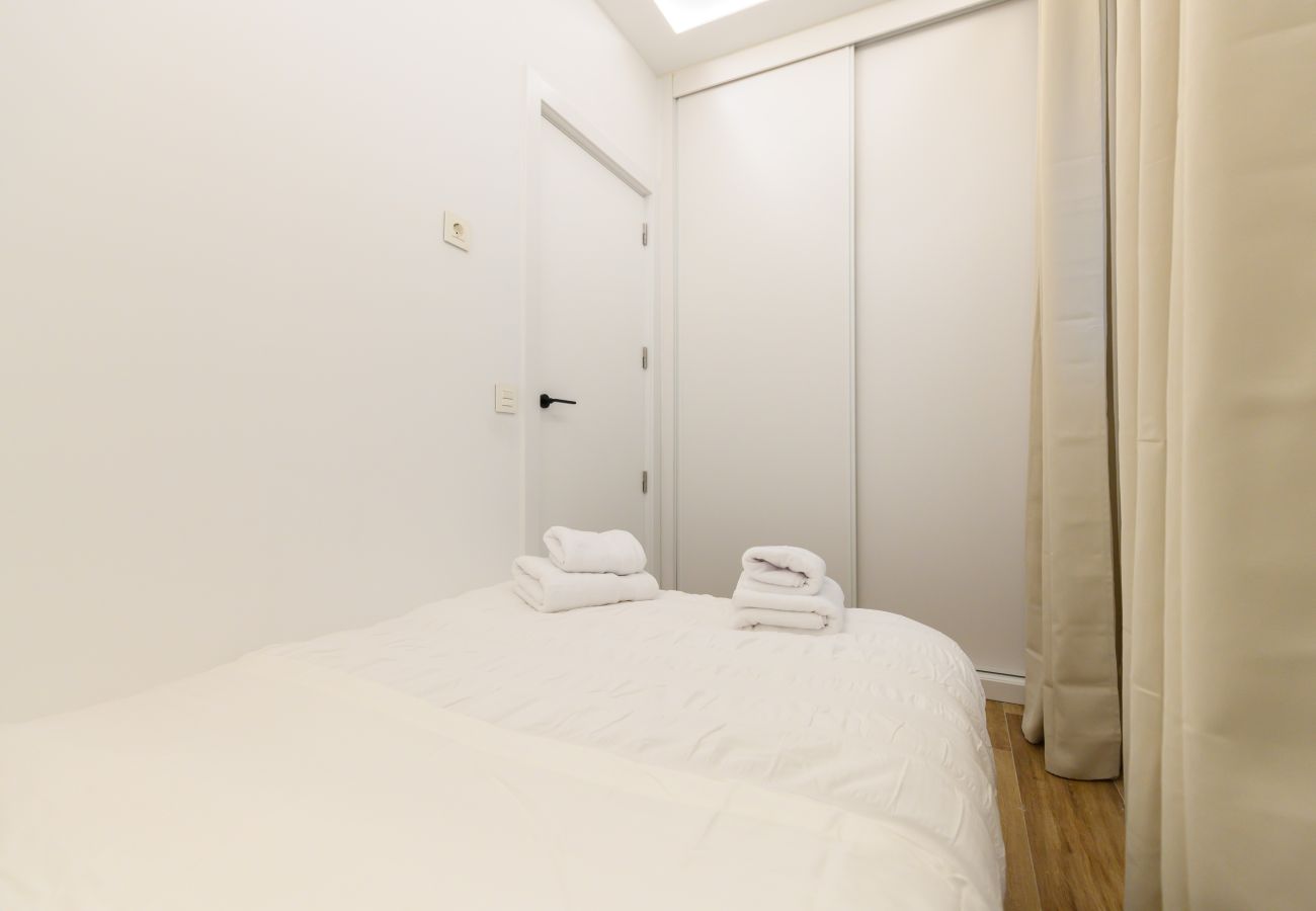 Appartement à Madrid - M (SCSD14) Amplio piso exterior de 2 dormitorios e