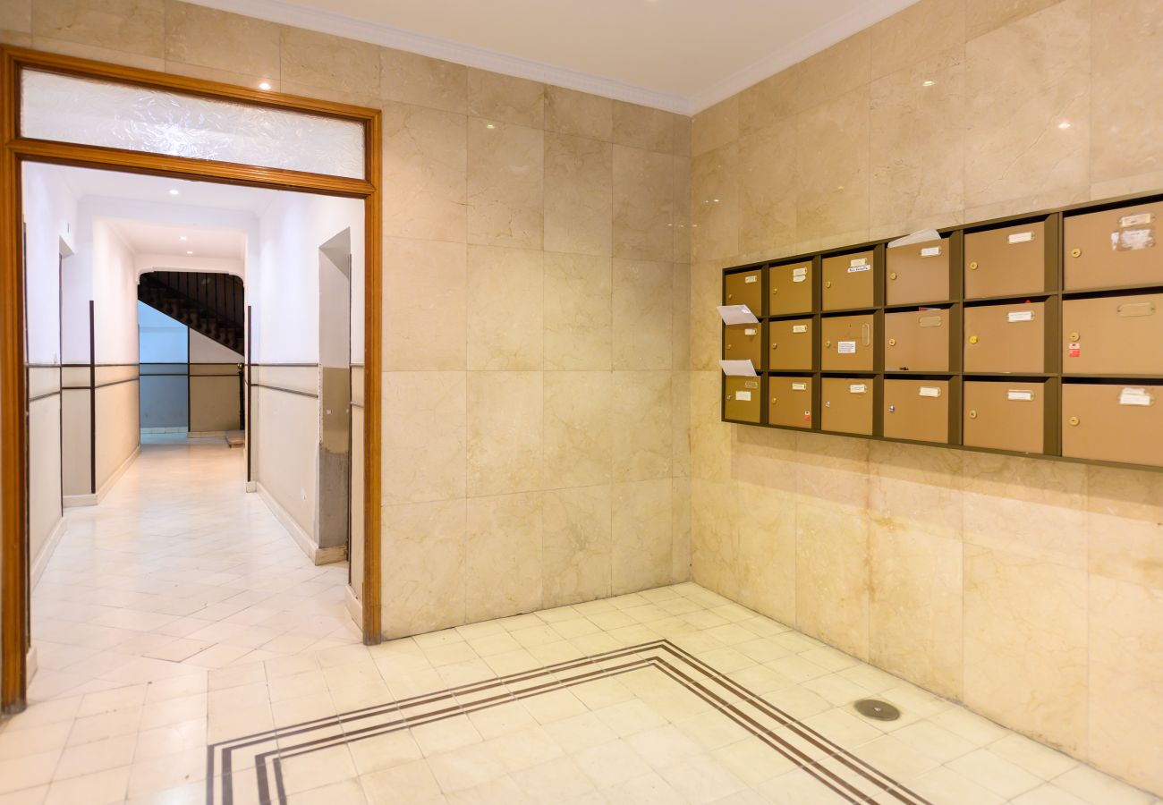 Appartement à Madrid - M (SCSD14) Amplio piso exterior de 2 dormitorios e