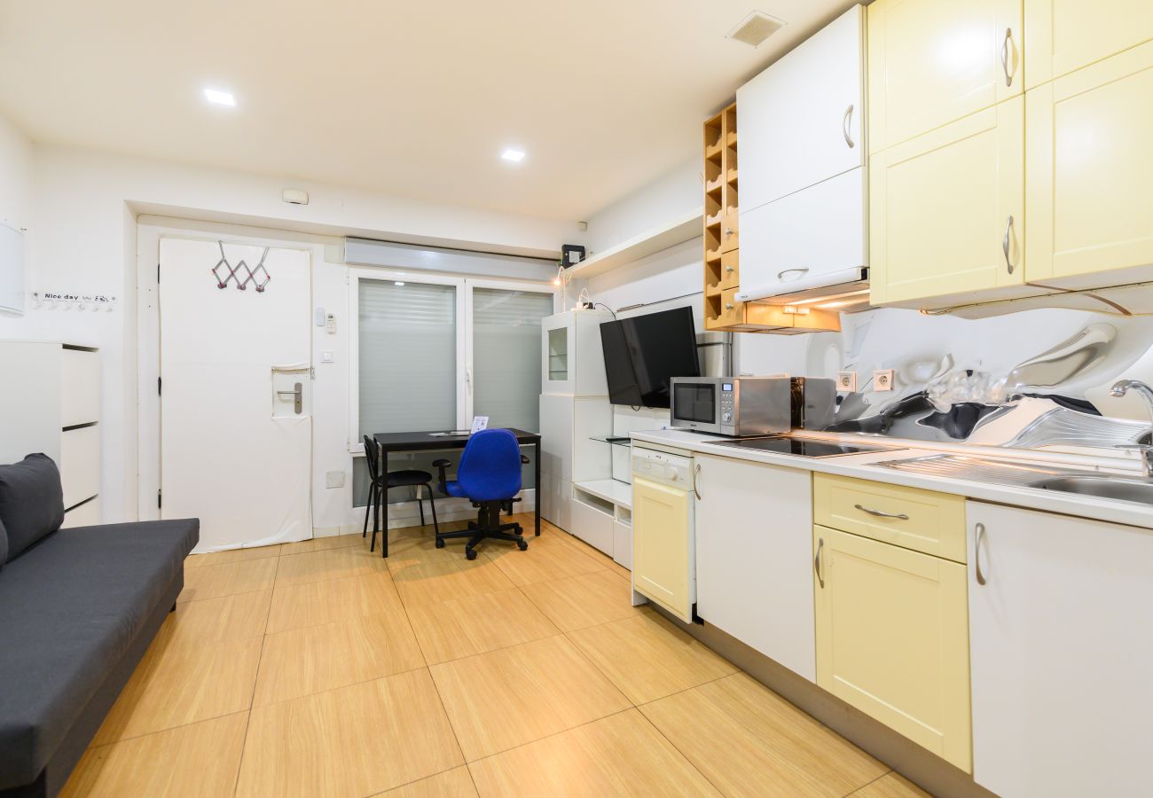Studio à Madrid - M (EMO47BA) Acogedor estudio en Ciudad Lineal