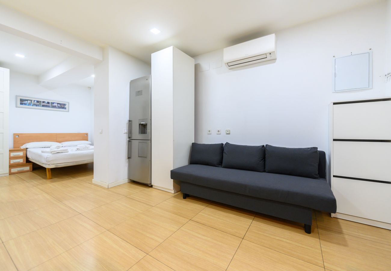 Studio à Madrid - M (EMO47BA) Acogedor estudio en Ciudad Lineal