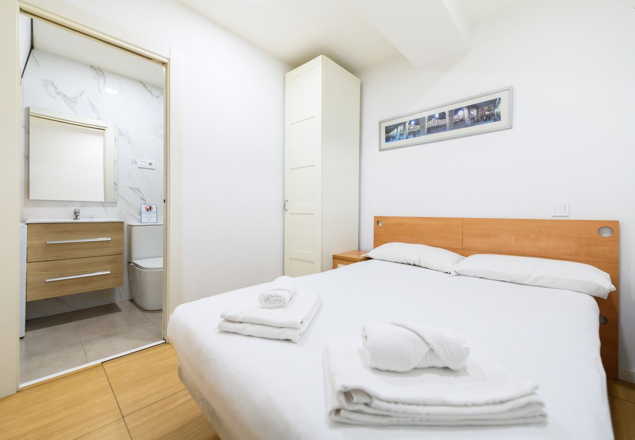 Studio à Madrid - M (EMO47BA) Acogedor estudio en Ciudad Lineal
