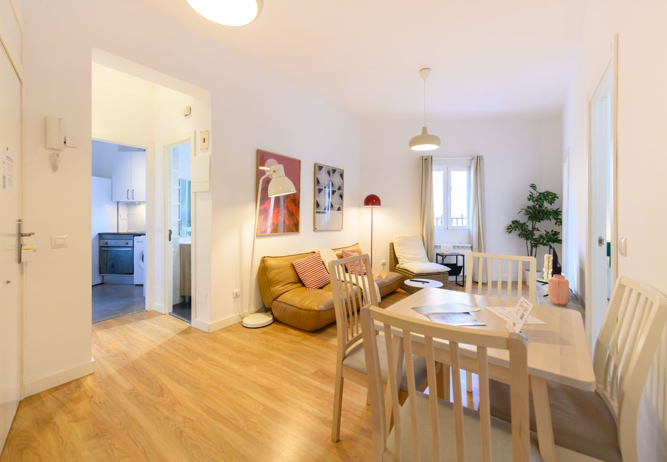 Appartement à Madrid - M (PDD82B) Piso de 3 dormitorios con balcón y toda