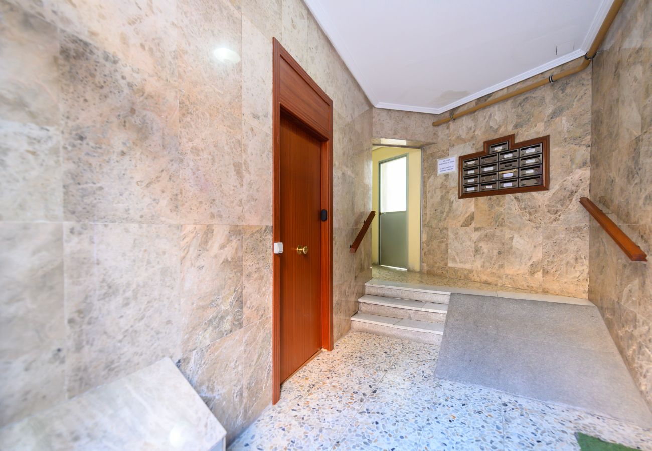 Appartement à Madrid - M (PDD82B) Piso de 3 dormitorios con balcón y toda