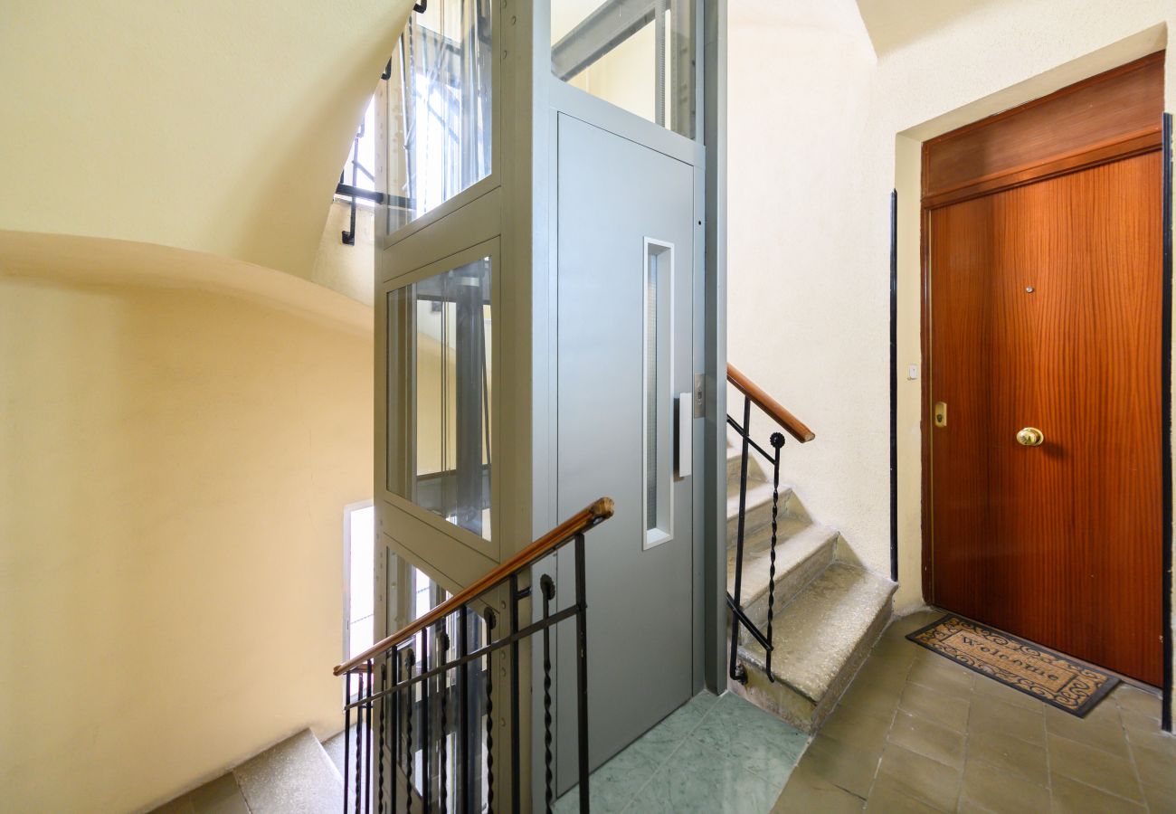 Appartement à Madrid - M (PDD82B) Piso de 3 dormitorios con balcón y toda