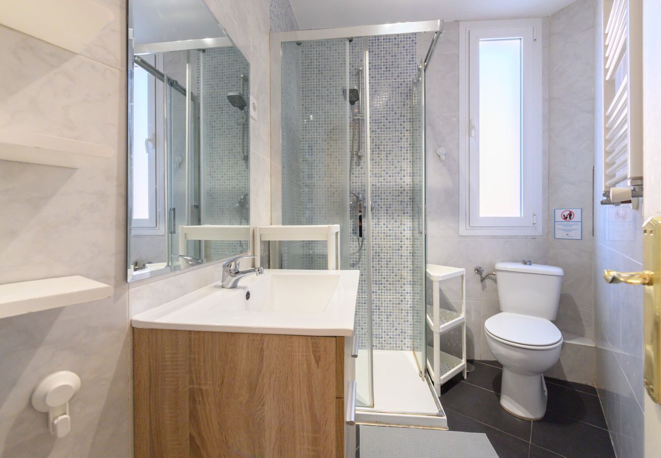 Appartement à Madrid - M (PDD82B) Piso de 3 dormitorios con balcón y toda