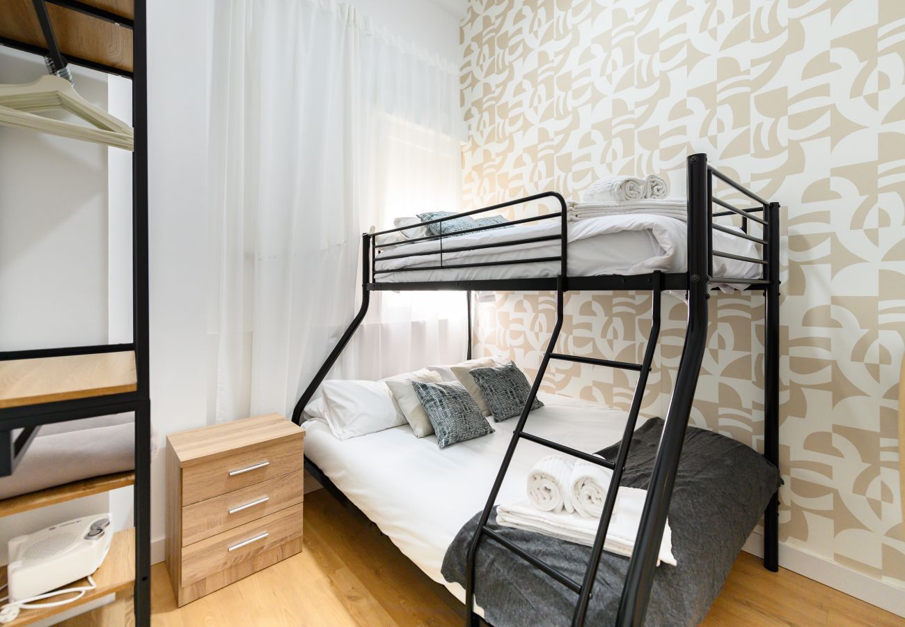 Appartement à Madrid - M (LCE3) Amplio y moderno piso de 4 dormitorios