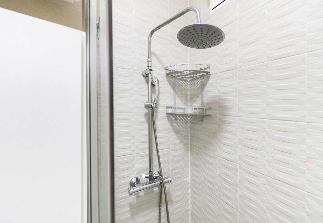 Studio à Madrid - M (ESA80E) Piso en el centro de Madrid - Malasaña