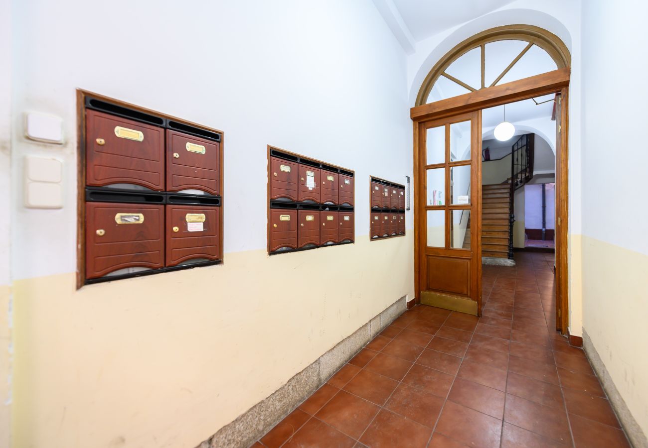 Studio à Madrid - M (ESA80E) Piso en el centro de Madrid - Malasaña