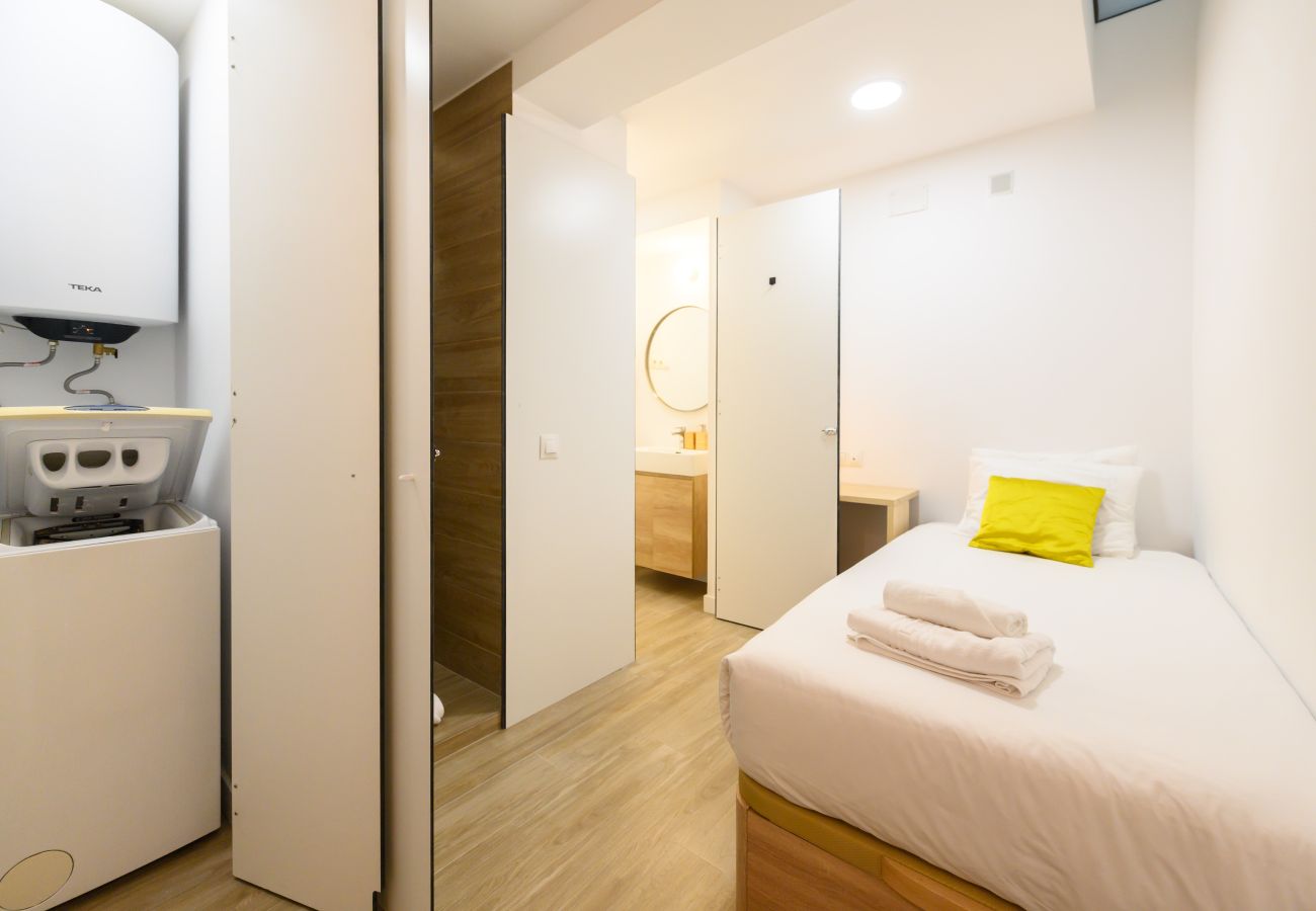 Appartement à Madrid - M (FGA50E) Acogedor piso en Chamberí 