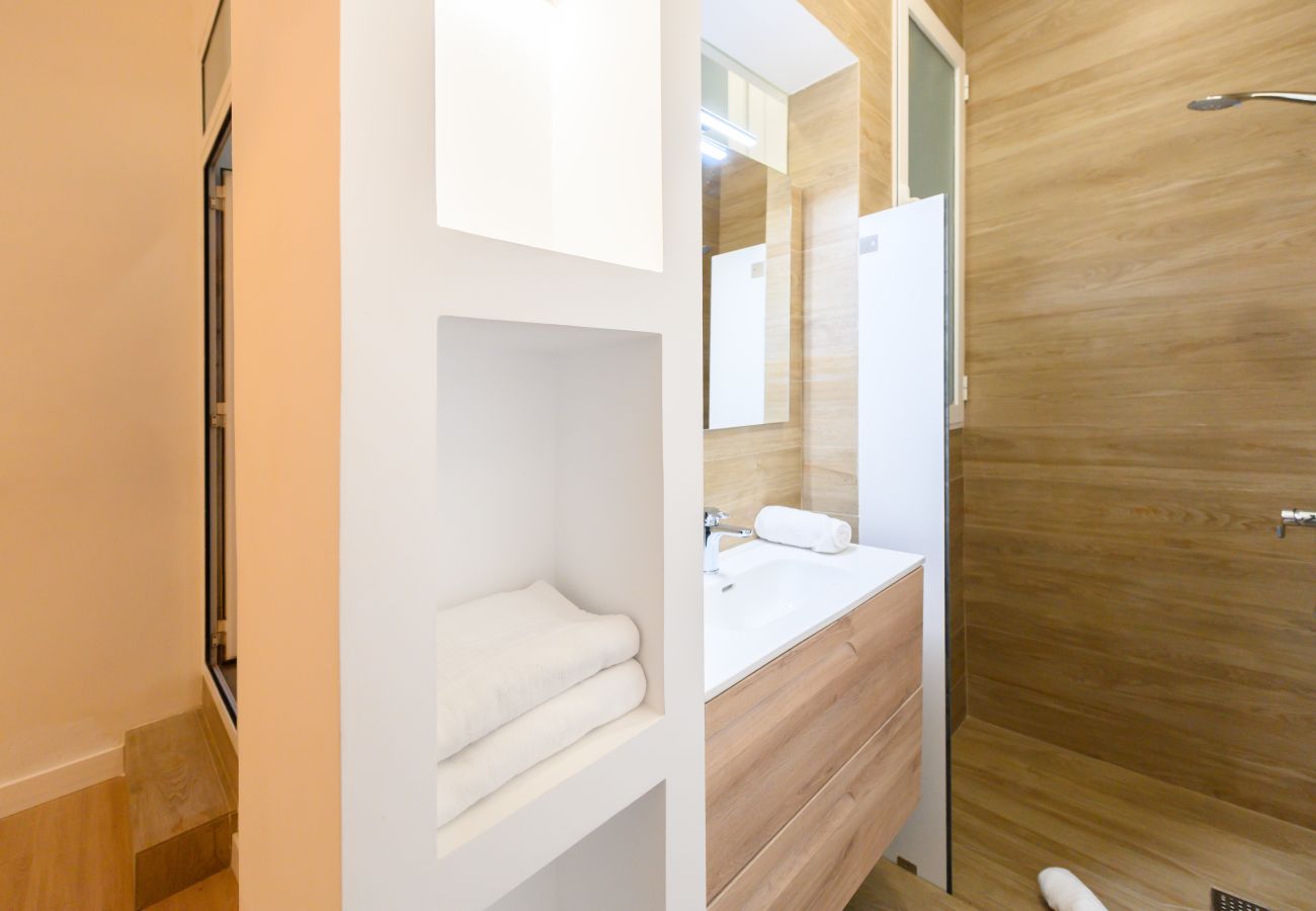 Appartement à Madrid - M (FGA50E) Acogedor piso en Chamberí 