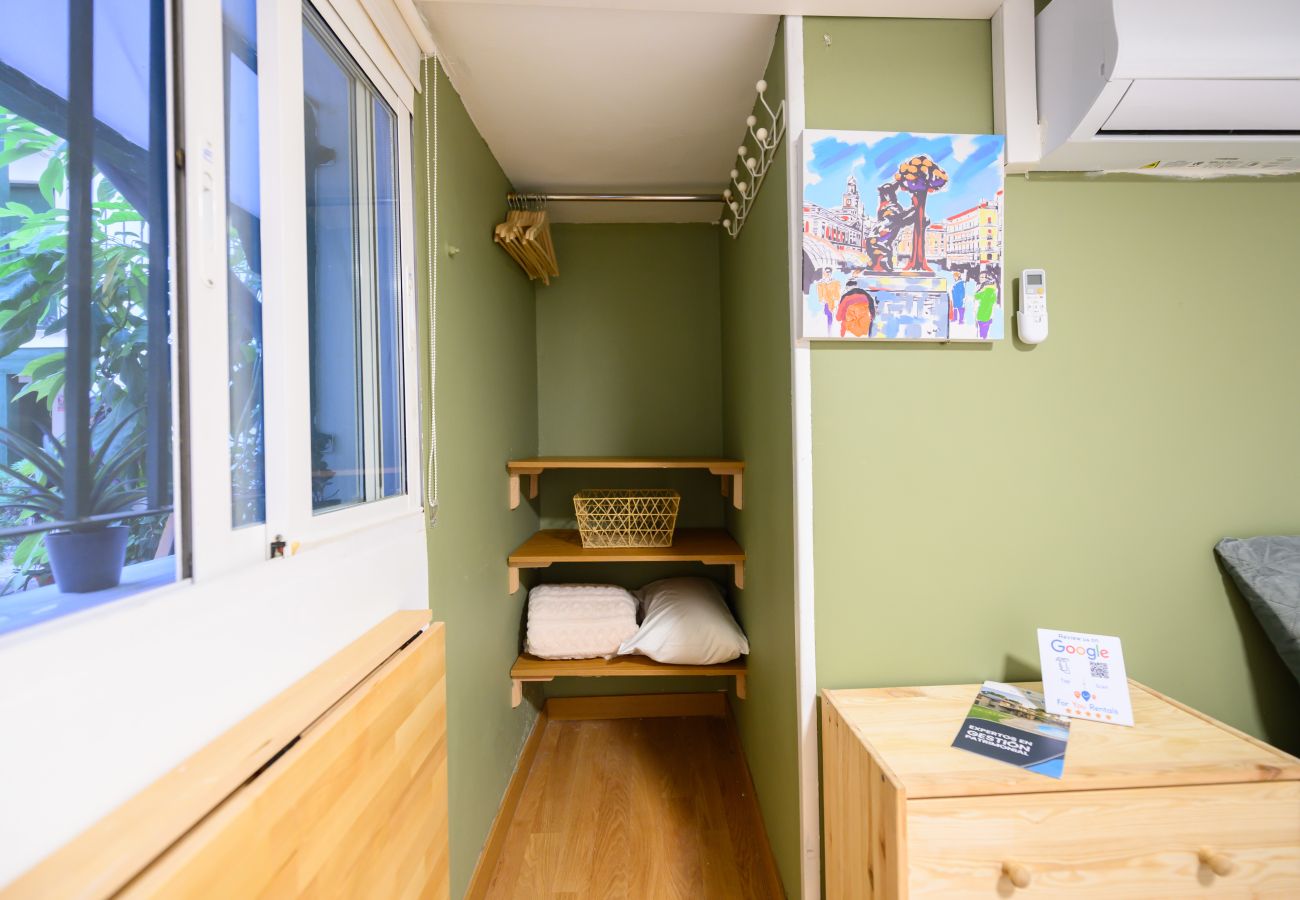 Studio à Madrid - M (SVF1304) Acogedor Estudio en Centro de Madrid