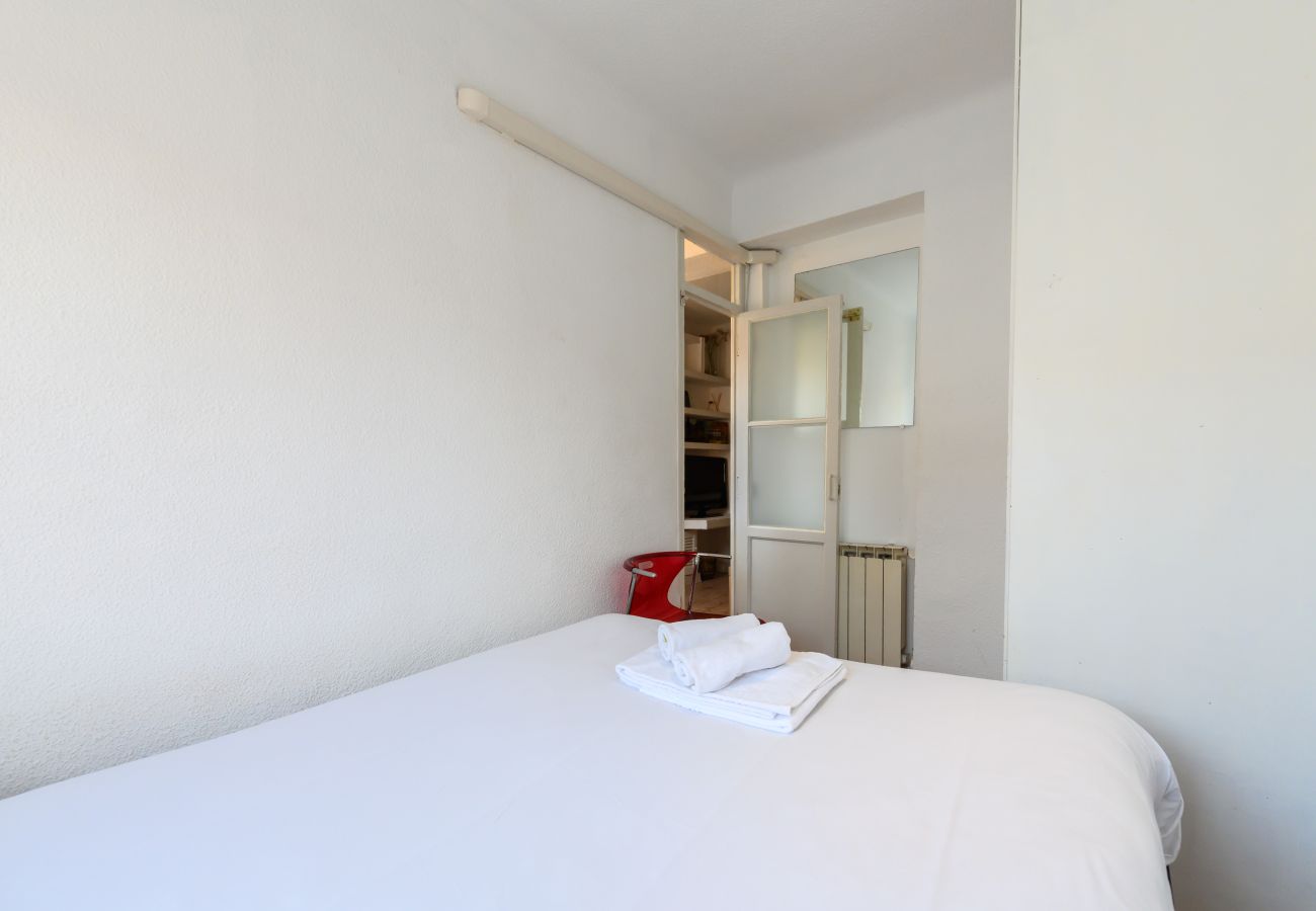 Appartement à Madrid - M (POR183D) Amplio piso 2 dormitorios en La Latina