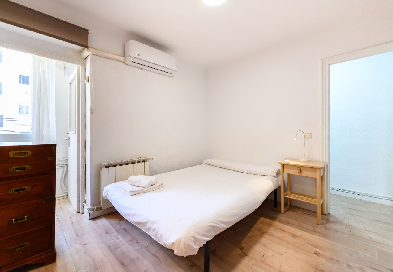 Appartement à Madrid - M (POR183D) Amplio piso 2 dormitorios en La Latina