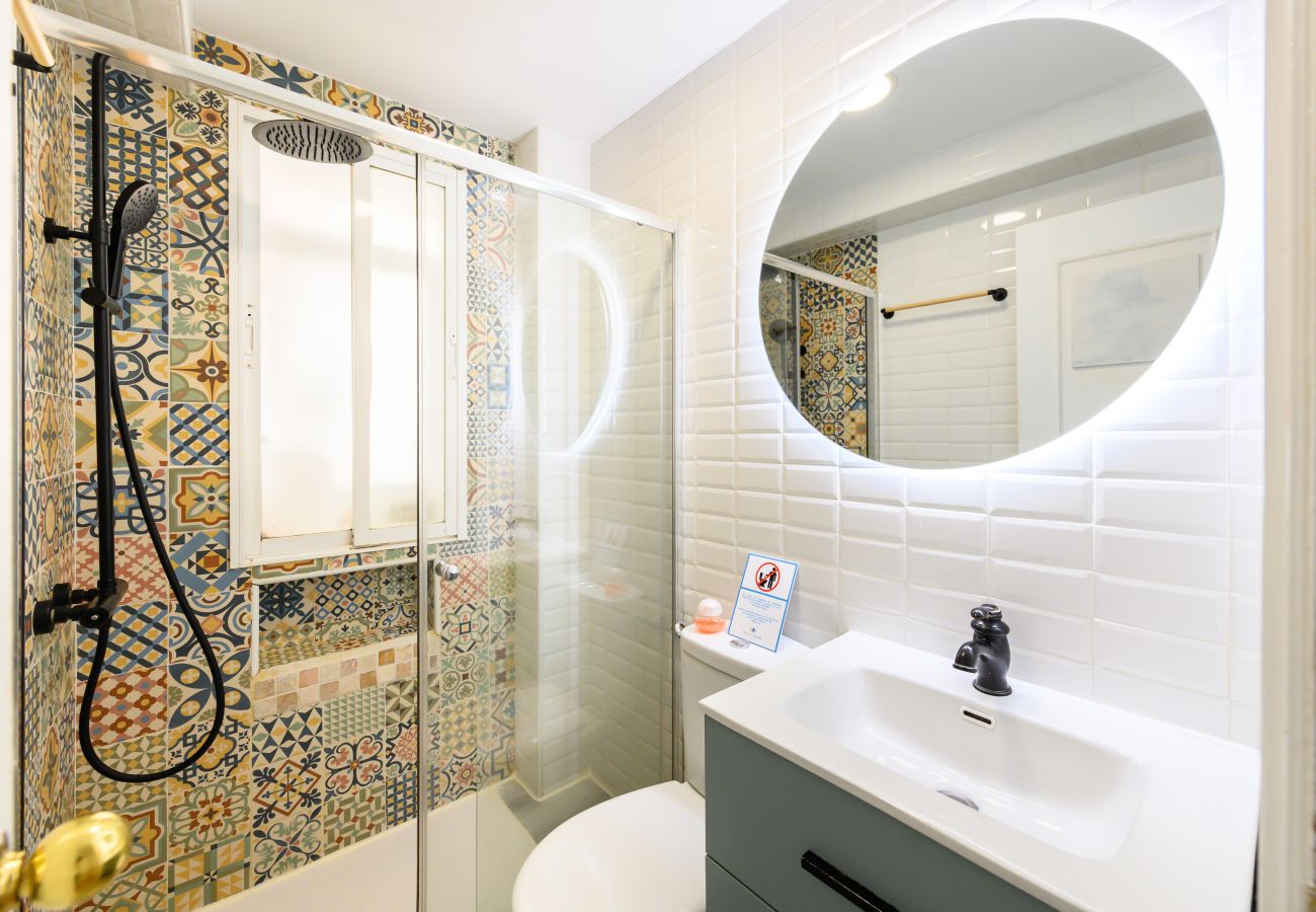 Appartement à Madrid - M (POR183D) Amplio piso 2 dormitorios en La Latina