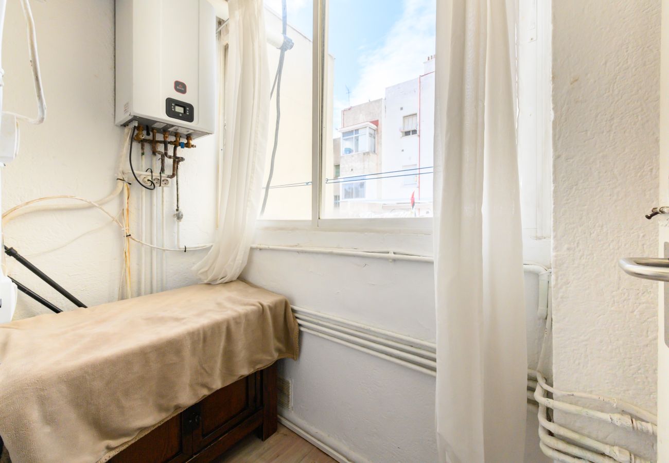 Appartement à Madrid - M (POR183D) Amplio piso 2 dormitorios en La Latina