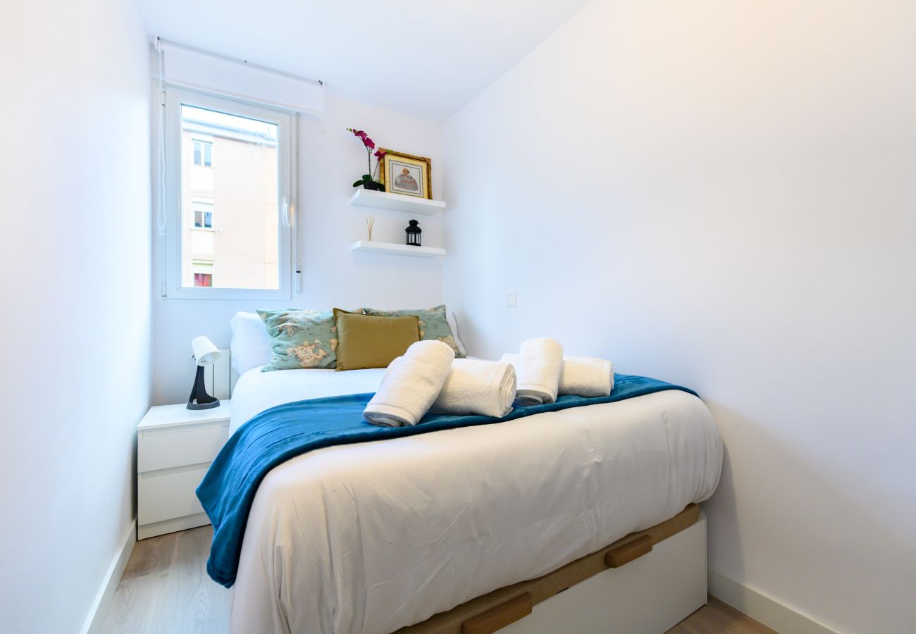 Appartement à Madrid - M (AMU373D) Amplio piso de 3 habitaciones