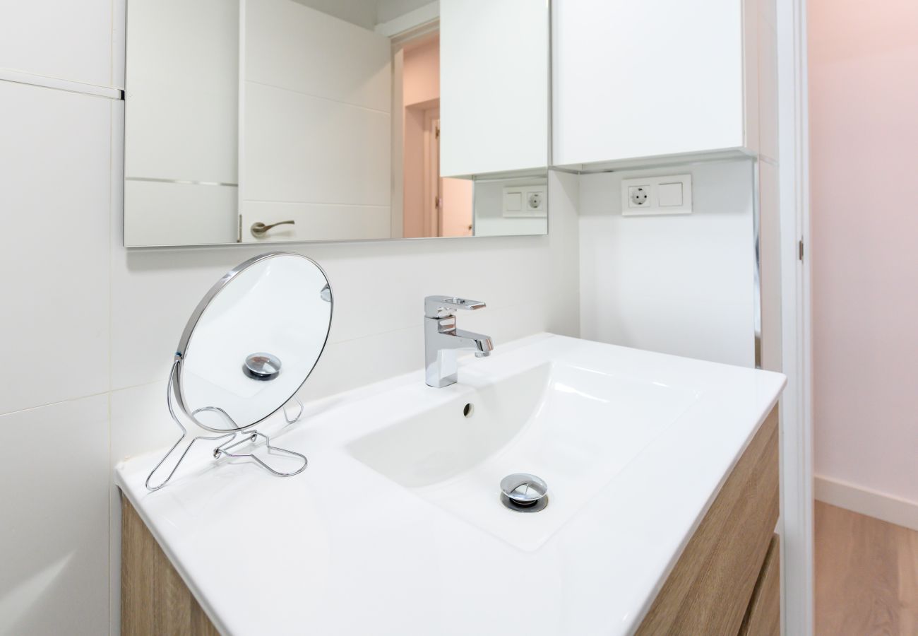 Appartement à Madrid - M (AMU373D) Amplio piso de 3 habitaciones