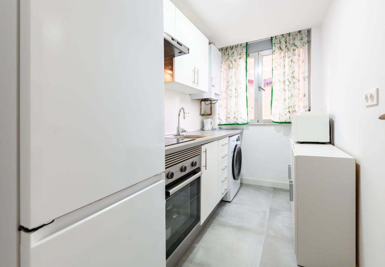Appartement à Madrid - M (AMU373D) Amplio piso de 3 habitaciones