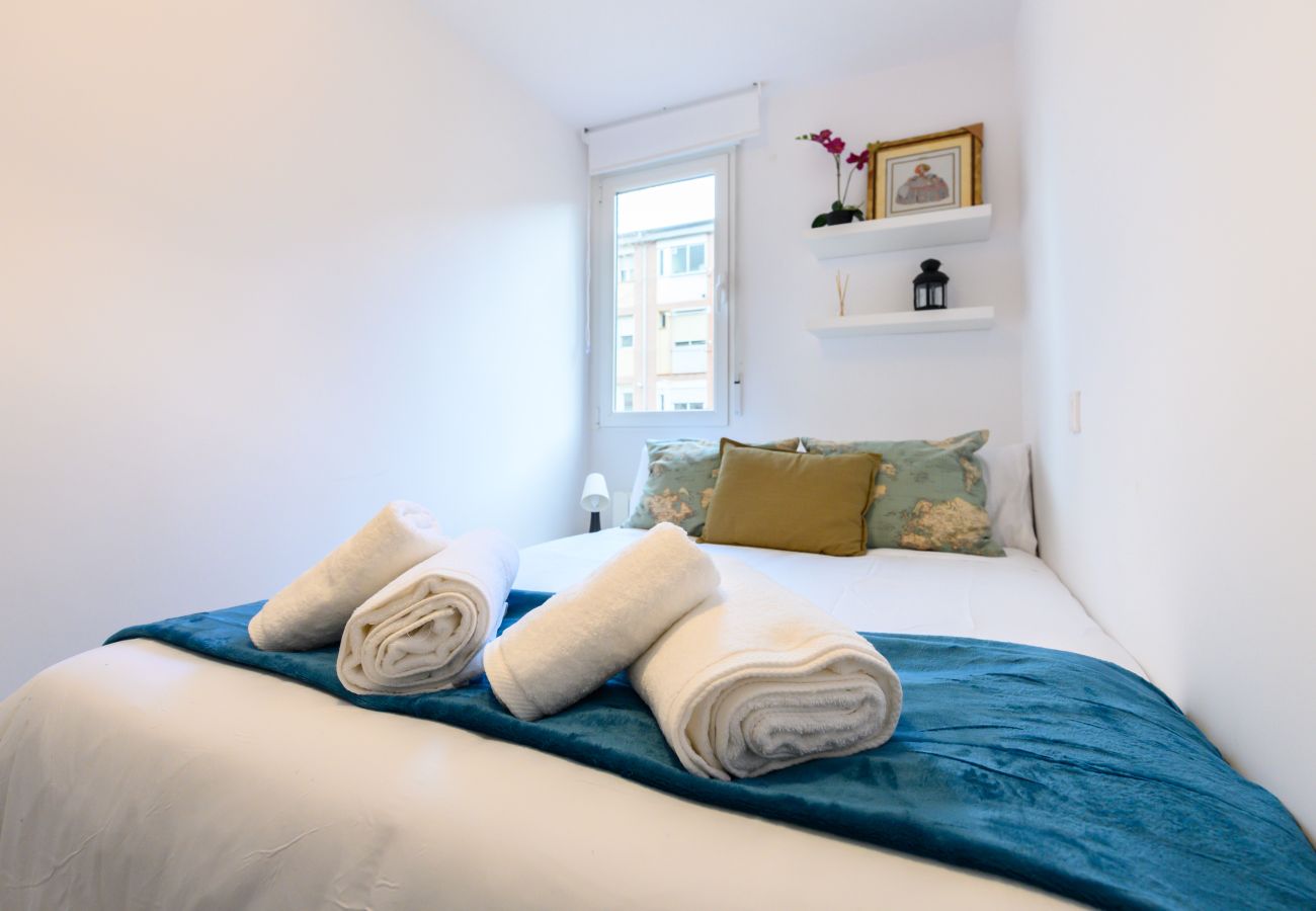 Appartement à Madrid - M (AMU373D) Amplio piso de 3 habitaciones