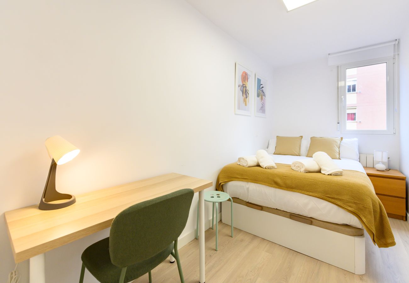 Appartement à Madrid - M (AMU373D) Amplio piso de 3 habitaciones