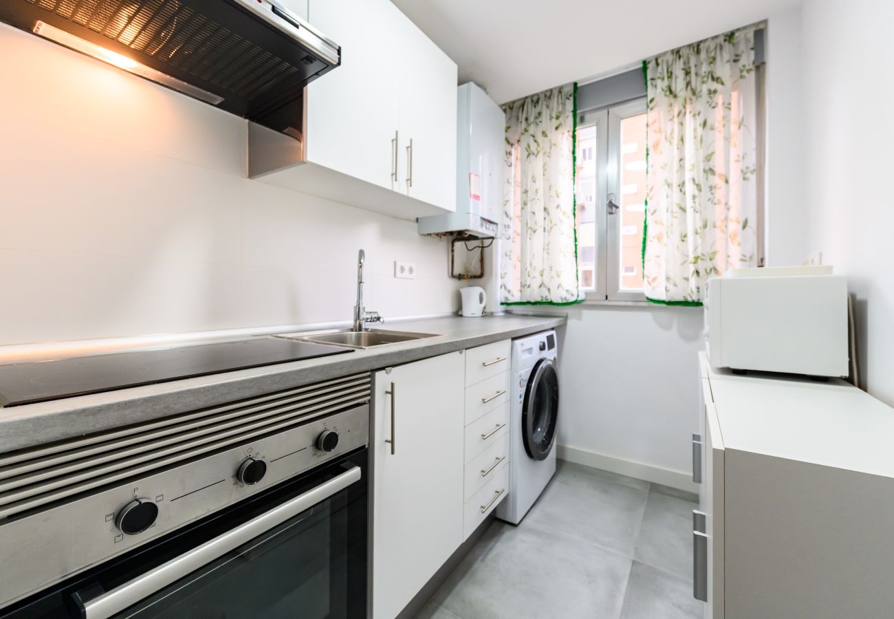 Appartement à Madrid - M (AMU373D) Amplio piso de 3 habitaciones