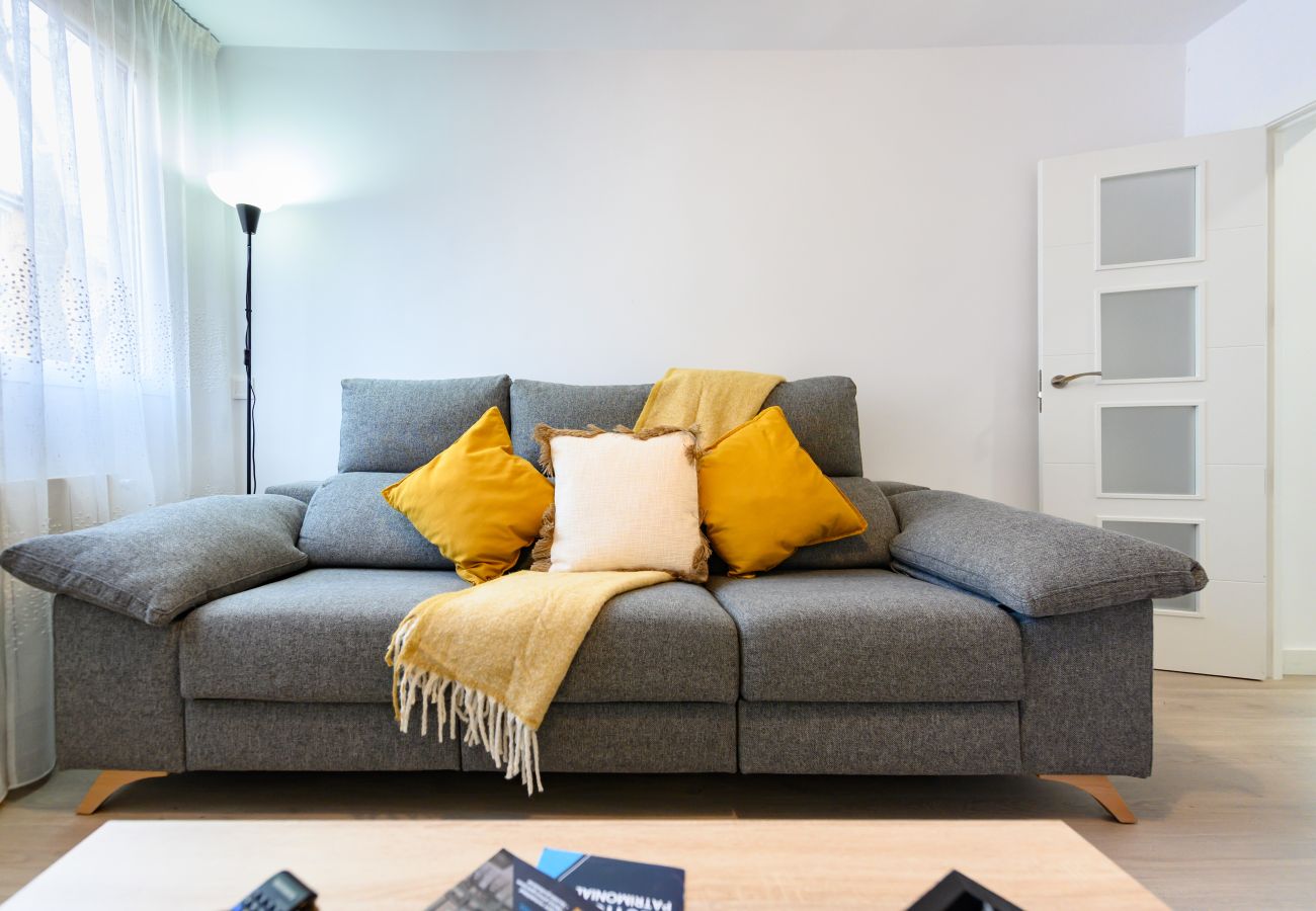 Appartement à Madrid - M (AMU373D) Amplio piso de 3 habitaciones