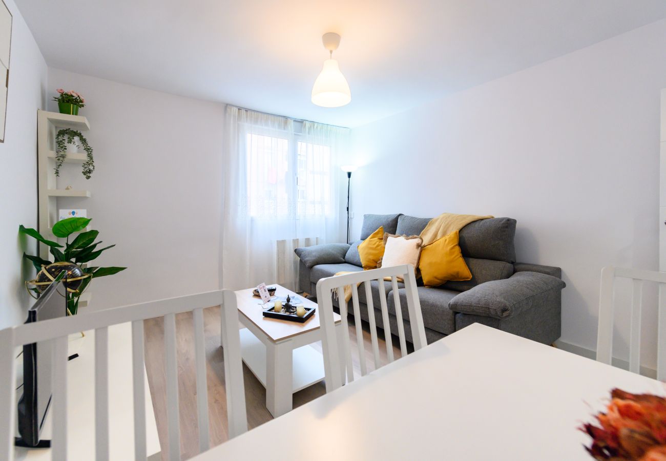 Appartement à Madrid - M (AMU373D) Amplio piso de 3 habitaciones