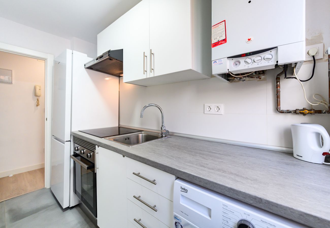 Appartement à Madrid - M (AMU373D) Amplio piso de 3 habitaciones