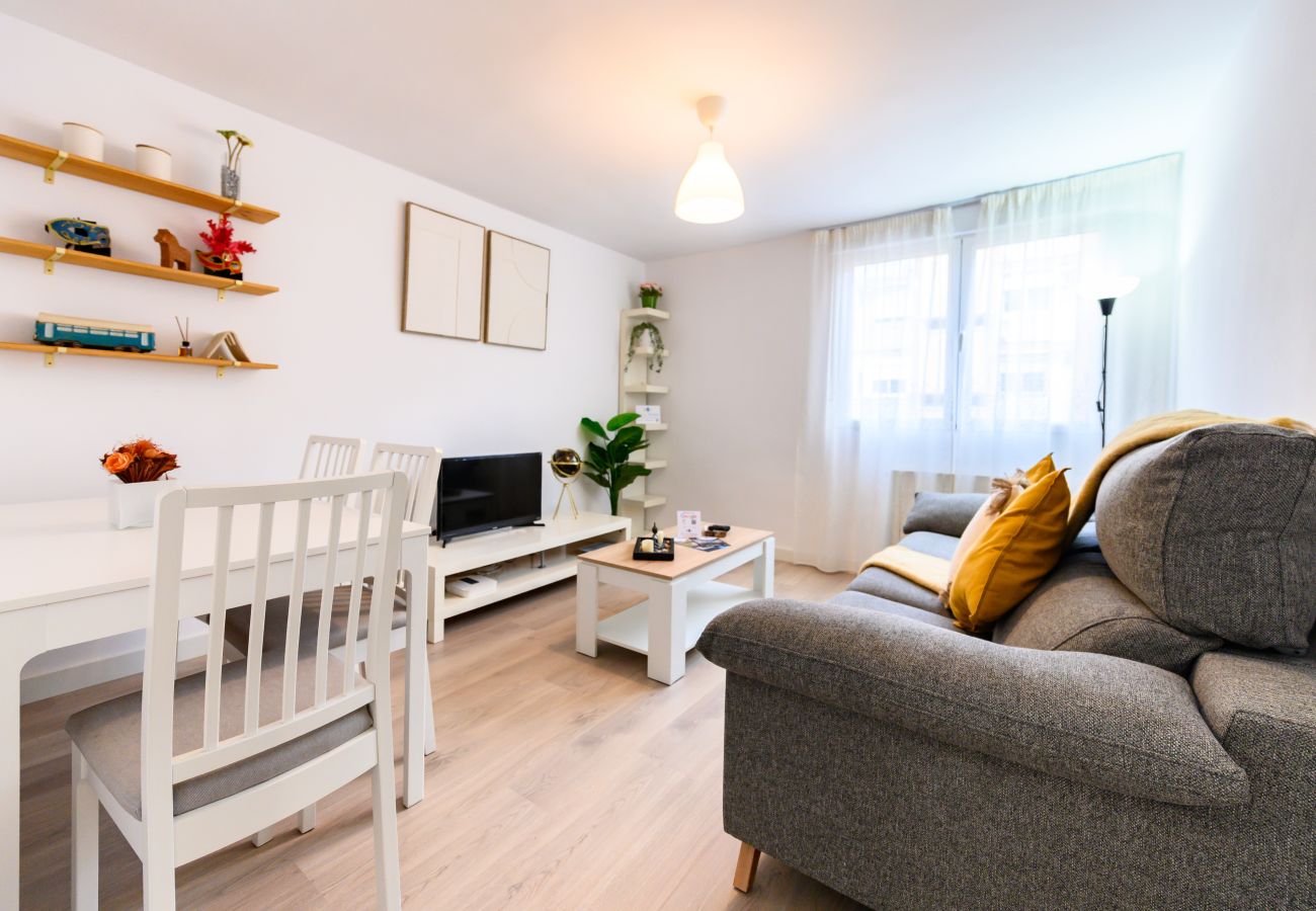 Appartement à Madrid - M (AMU373D) Amplio piso de 3 habitaciones