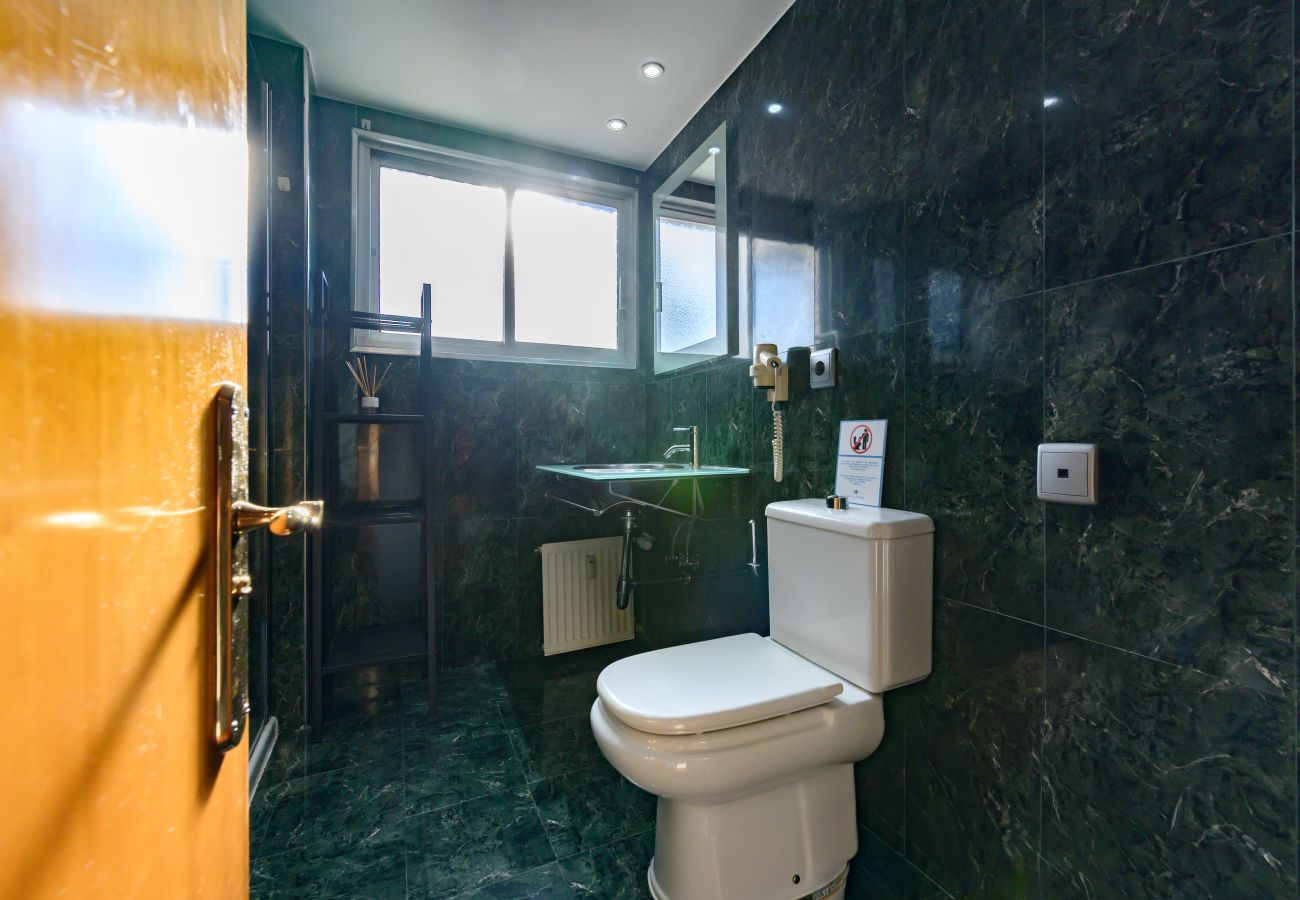 Appartement à Madrid - M (MLE16A2320) Amplio piso 1 dormitorio en Chamart