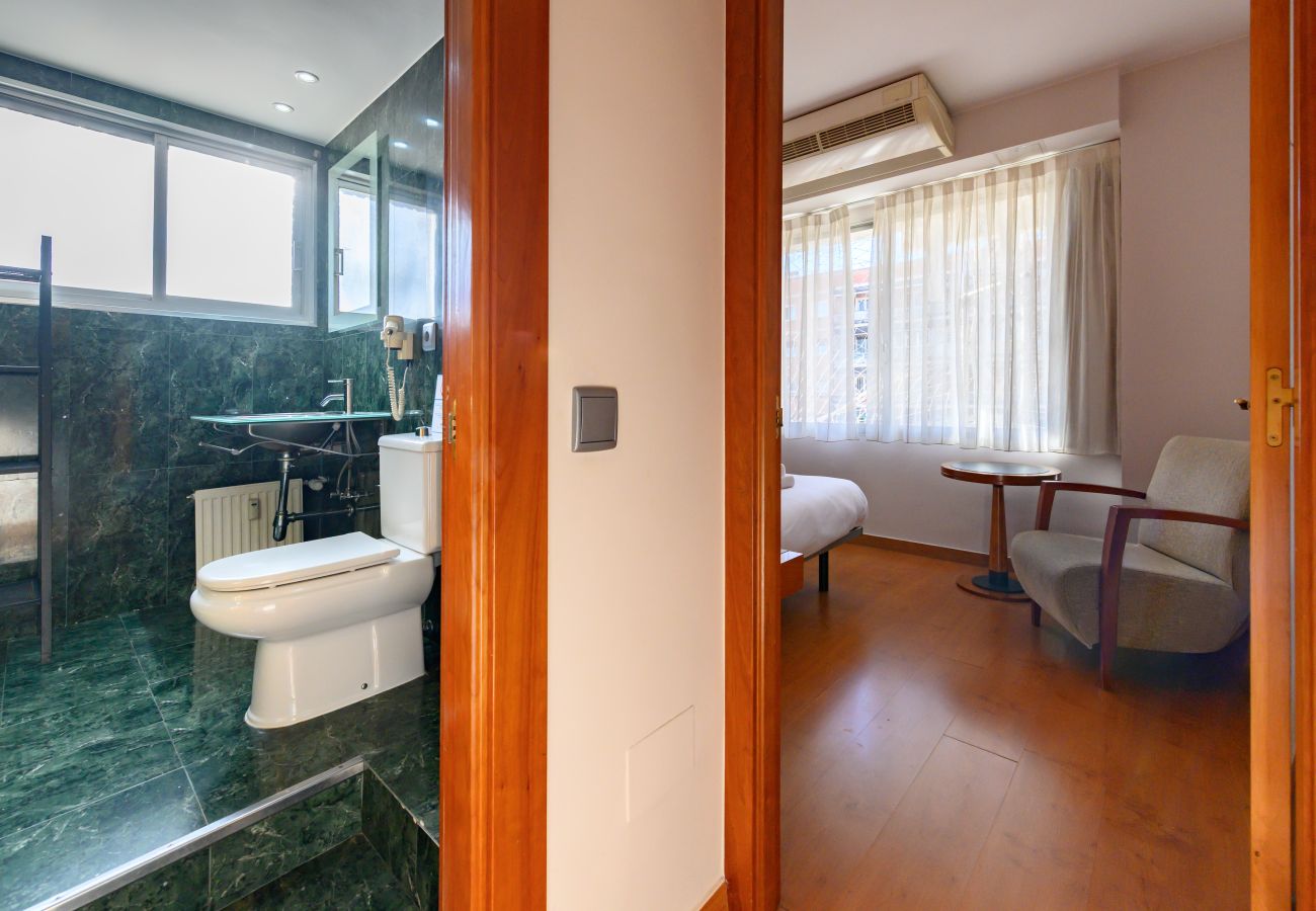 Appartement à Madrid - M (MLE16A2320) Amplio piso 1 dormitorio en Chamart